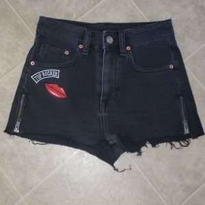 🖤H&M Jean Shorts w/zippers on the sides